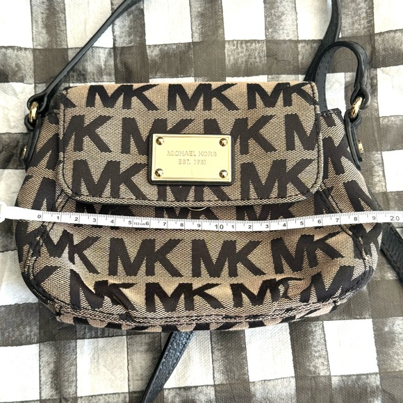 MICHAEL KORS PURSE EUC - Picture 4 of 4
